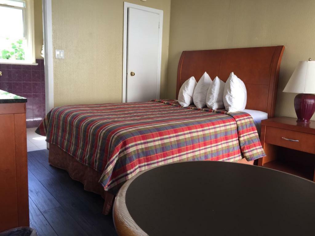 Alpine Motel Niagara Bagian luar foto